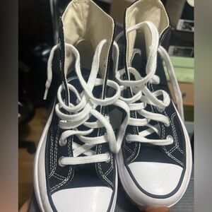 Converse in good condition